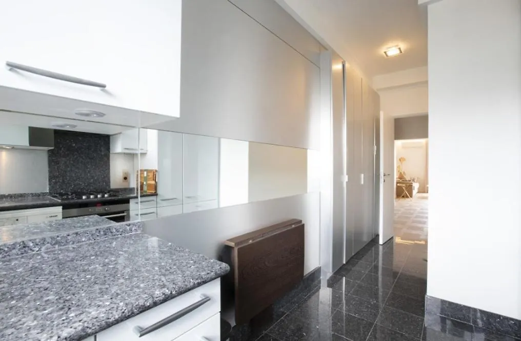 Daire Jolie Appartement Paris Champs Elysee Fransa