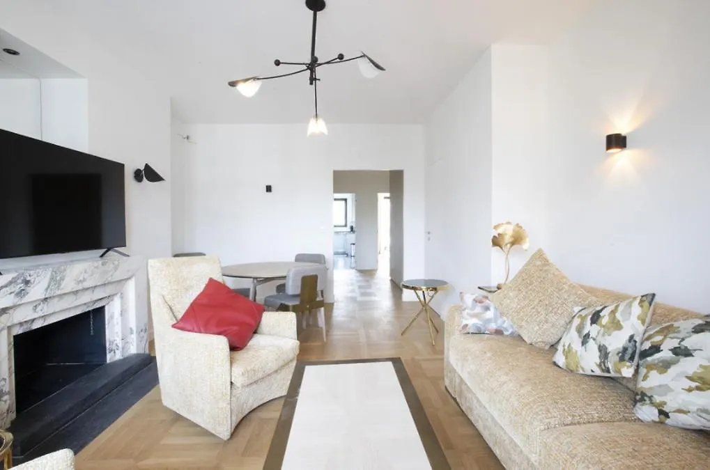 Jolie Appartement Paris Champs Elysee Appartamento