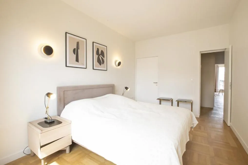 Jolie Appartement Paris Champs Elysee